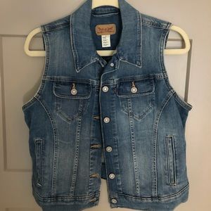 Levi’s Denim Vest - Like New